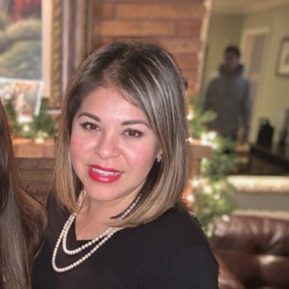 Meet your Posher, Dina